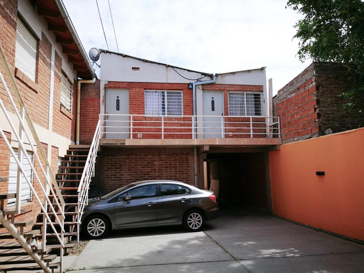 Departamentos Las Araucarias- 2 A 5 Personas Con Estacionamiento เนวเก็น ภายนอก รูปภาพ