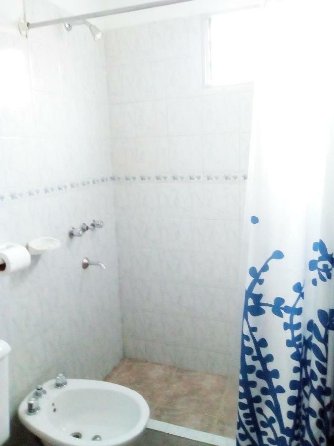 Departamentos Las Araucarias- 2 A 5 Personas Con Estacionamiento เนวเก็น ภายนอก รูปภาพ